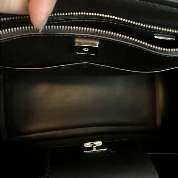 Michael Kors handbag EUC - Picture 10 of 11